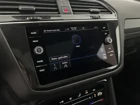 Volkswagen Tiguan 1.5 TSI 150pk DSG 2x R-Line Black Style Trekhaak Camera Navigatie Virtual Cockpit Panoramadak thumbnail 23