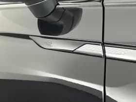 Volkswagen Tiguan 1.5 TSI 150pk DSG 2x R-Line Black Style Trekhaak Camera Navigatie Virtual Cockpit Panoramadak thumbnail 36