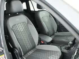 Volkswagen Tiguan 1.5 TSI 150pk DSG R-Line Business+ Black Style Trekhaak Camera harman/kardon Keyless Head-Up Keyless Panoramadak Navigatie thumbnail 2