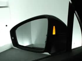 Volkswagen Tiguan 1.5 TSI 150pk DSG R-Line Business+ Black Style Trekhaak Camera harman/kardon Keyless Head-Up Keyless Panoramadak Navigatie thumbnail 9