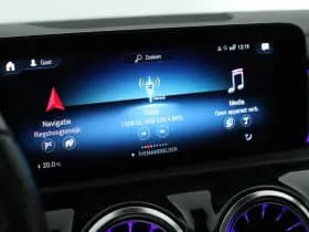 Mercedes-Benz CLA-Klasse 200 163pk Solution AMG Trekhaak Camera Burmester Stoelverwarming Sfeerverlichting Panoramadak Navigatie thumbnail 28