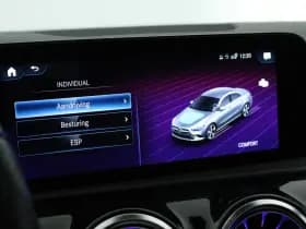 Mercedes-Benz CLA-Klasse 200 163pk Solution AMG Trekhaak Camera Burmester Stoelverwarming Sfeerverlichting Panoramadak Navigatie thumbnail 34