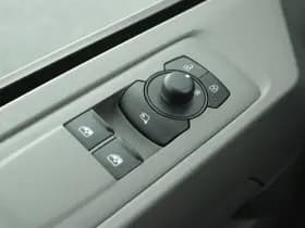 Volkswagen Transporter T7 2.0 TDI 110pk L2H1 Life Incl. BPM! Parkeersensoren Carplay Bijrijdersbank thumbnail 11