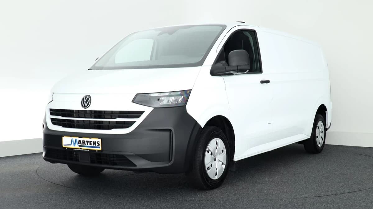 Volkswagen Transporter T7 2.0 TDI 110pk L2H1 Life Incl. BPM! Parkeersensoren Carplay Bijrijdersbank — foto 1