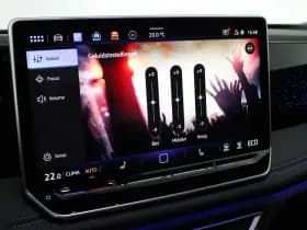 Volkswagen Tiguan 1.5 272pk eHybrid R-Line Edition Trekhaak Camera Keyless Massage Virtual Cockpit Panoramadak Carplay thumbnail 28