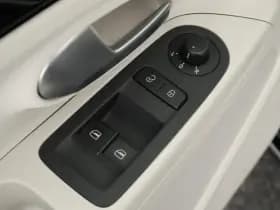 Volkswagen Up! 1.0 60pk BMT up! beats Camera Cruise Parkeersensoren Bluetooth thumbnail 13