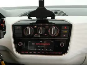 Volkswagen Up! 1.0 60pk BMT up! beats Camera Cruise Parkeersensoren Bluetooth thumbnail 19