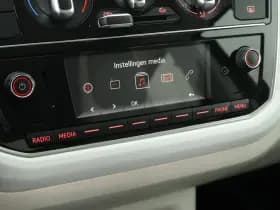 Volkswagen Up! 1.0 60pk BMT up! beats Camera Cruise Parkeersensoren Bluetooth thumbnail 22