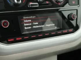 Volkswagen Up! 1.0 60pk BMT up! beats Camera Cruise Parkeersensoren Bluetooth thumbnail 24