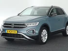 Volkswagen T-Roc 1.5 TSI 150pk DSG Style Trekhaak Camera Stoelverwarming Virtual Cockpit Navigatie