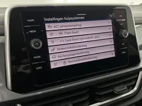 Volkswagen T-Roc 1.5 TSI 150pk DSG Style Trekhaak Camera Stoelverwarming Virtual Cockpit Navigatie thumbnail 25