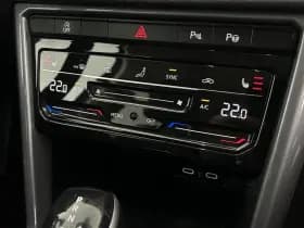 Volkswagen T-Roc 1.5 TSI 150pk DSG Style Trekhaak Camera Stoelverwarming Virtual Cockpit Navigatie thumbnail 30