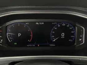Volkswagen T-Roc 1.5 TSI 150pk DSG Style Trekhaak Camera Stoelverwarming Virtual Cockpit Navigatie thumbnail 32
