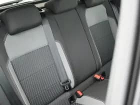 Volkswagen Polo 1.0 TSI 95pk 2x R-Line Keyless Camera Beats Stoelverwarming Led Navigatie Panoramadak thumbnail 38