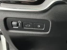 Volvo V60 2.0 T8 390pk Twin Engine AWD R-Design Trekhaak Camera harman/kardon Stoelverwarming Navigatie thumbnail 17