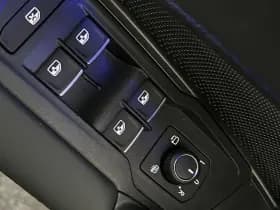 Volkswagen Tiguan 1.5 272pk eHybrid R-Line Edition Trekhaak Camera Keyless Massage Virtual Cockpit Panoramadak Carplay thumbnail 16