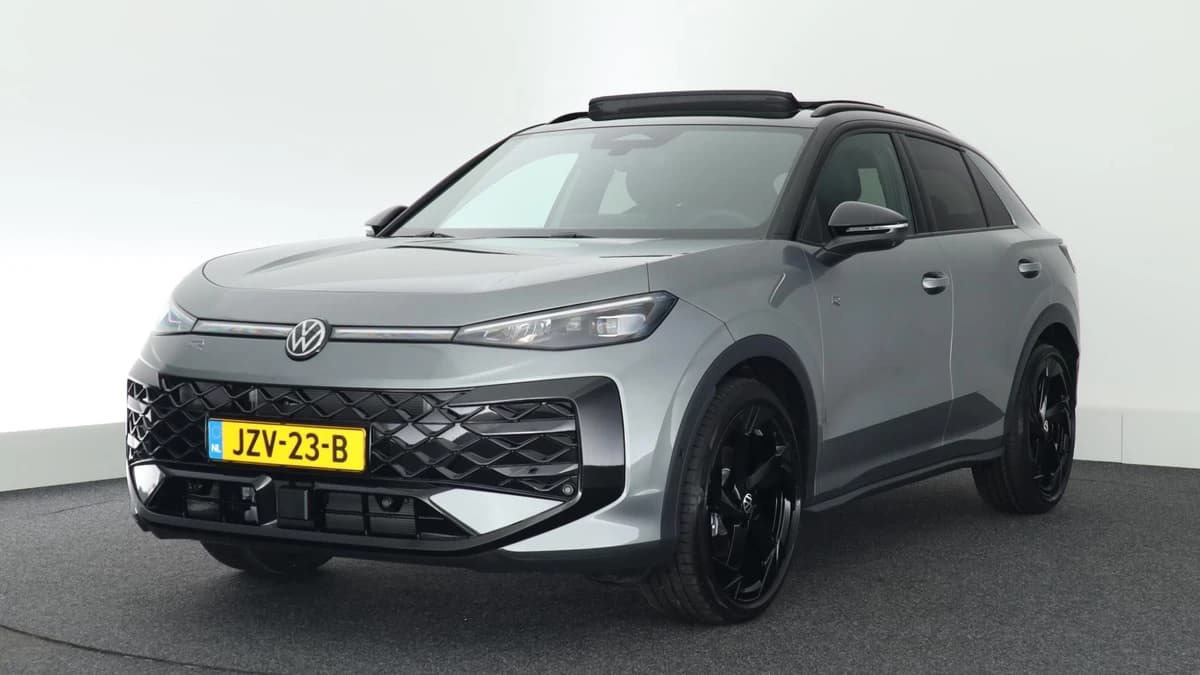 Volkswagen T-Roc 1.5 eTsi 150pk DSG R-Line First Edition Trekhaak 360Camera Head-Up harman/kardon Stoelverwarming Virtual Cockpit Panoramadak — foto 1