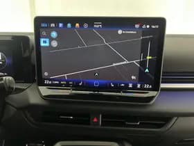 Volkswagen T-Roc 1.5 eTsi 150pk DSG R-Line First Edition Trekhaak 360Camera Head-Up harman/kardon Stoelverwarming Virtual Cockpit Panoramadak thumbnail 17