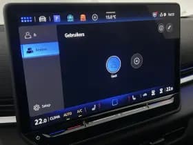 Volkswagen T-Roc 1.5 eTsi 150pk DSG R-Line First Edition Trekhaak 360Camera Head-Up harman/kardon Stoelverwarming Virtual Cockpit Panoramadak thumbnail 28