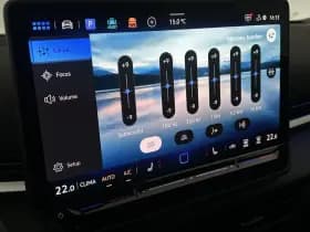 Volkswagen T-Roc 1.5 eTsi 150pk DSG R-Line First Edition Trekhaak 360Camera Head-Up harman/kardon Stoelverwarming Virtual Cockpit Panoramadak thumbnail 29