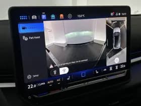Volkswagen T-Roc 1.5 eTsi 150pk DSG R-Line First Edition Trekhaak 360Camera Head-Up harman/kardon Stoelverwarming Virtual Cockpit Panoramadak thumbnail 5