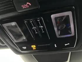 Volkswagen T-Roc 1.5 eTsi 150pk DSG R-Line First Edition Trekhaak 360Camera Head-Up harman/kardon Stoelverwarming Virtual Cockpit Panoramadak thumbnail 42