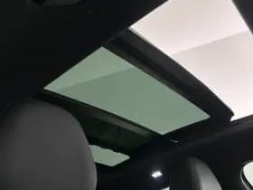 Volkswagen T-Roc 1.5 eTsi 150pk DSG R-Line First Edition Trekhaak 360Camera Head-Up harman/kardon Stoelverwarming Virtual Cockpit Panoramadak thumbnail 43