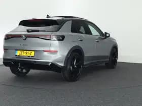 Volkswagen T-Roc 1.5 eTsi 150pk DSG R-Line First Edition Trekhaak 360Camera Head-Up harman/kardon Stoelverwarming Virtual Cockpit Panoramadak thumbnail 12