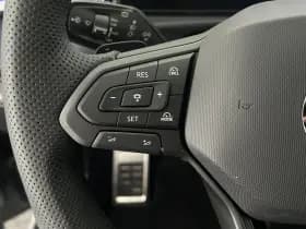 Volkswagen T-Roc 1.5 eTsi 150pk DSG R-Line First Edition Trekhaak 360Camera Head-Up harman/kardon Stoelverwarming Virtual Cockpit Panoramadak thumbnail 20