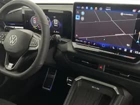 Volkswagen T-Roc 1.5 eTsi 150pk DSG R-Line First Edition Trekhaak 360Camera Head-Up harman/kardon Stoelverwarming Virtual Cockpit Panoramadak thumbnail 3
