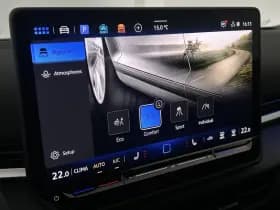 Volkswagen T-Roc 1.5 eTsi 150pk DSG R-Line First Edition Trekhaak 360Camera Head-Up harman/kardon Stoelverwarming Virtual Cockpit Panoramadak thumbnail 31