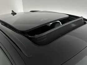 Volkswagen T-Roc 1.5 eTsi 150pk DSG R-Line First Edition Trekhaak 360Camera Head-Up harman/kardon Stoelverwarming Virtual Cockpit Panoramadak thumbnail 6