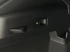 Volkswagen T-Roc 1.5 eTsi 150pk DSG R-Line First Edition Trekhaak 360Camera Head-Up harman/kardon Stoelverwarming Virtual Cockpit Panoramadak thumbnail 51