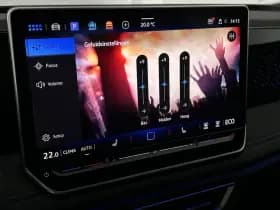 Volkswagen Tiguan 1.5 272pk eHybrid R-Line Edition Trekhaak Camera Keyless Massage Virtual Cockpit Panoramadak Carplay thumbnail 28