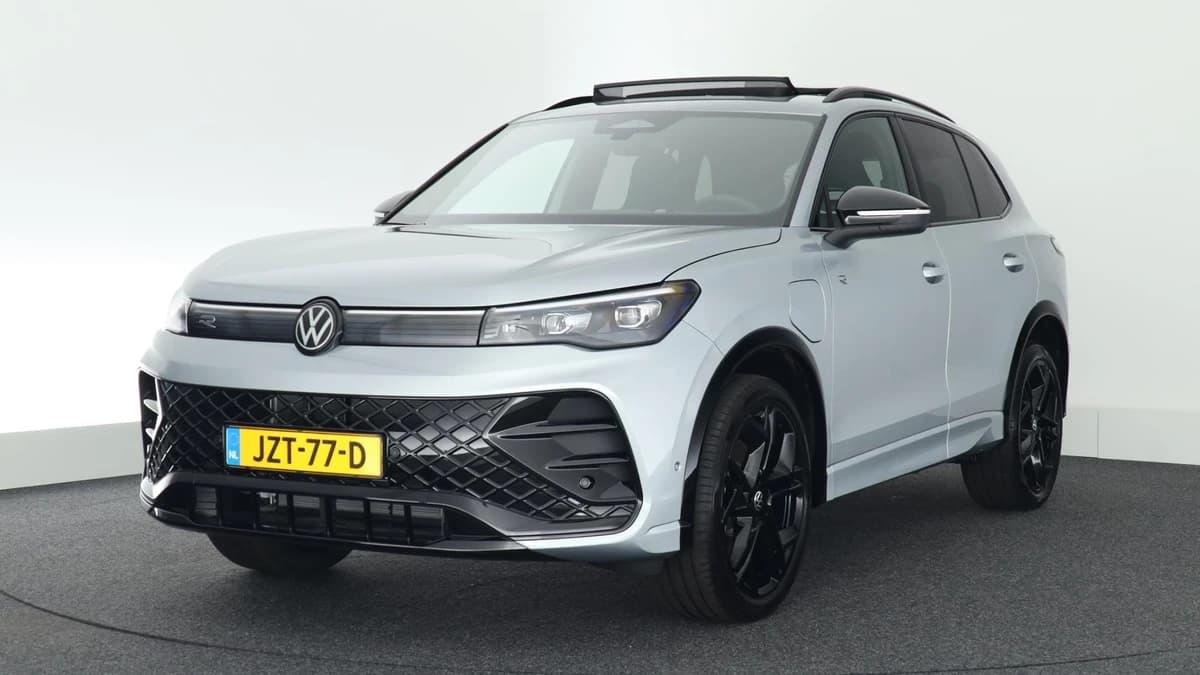 Volkswagen Tiguan 1.5 272pk eHybrid R-Line Edition Black Style Trekhaak Camera Keyless Massage Virtual Cockpit Panoramadak Carplay — foto 1