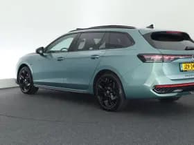 Volkswagen Passat Variant 1.5 272pk eHybrid R-Line Business Black Style Trekhaak 360Camera harman/kardon Head-Up Keyless Massage Navigatie Panoramadak thumbnail 13