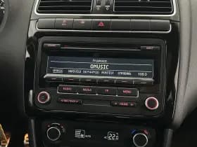 Volkswagen Polo 1.2 TSI 90pk 2x R-Line Xenon Panoramadak Cruise Control Climate Control thumbnail 12