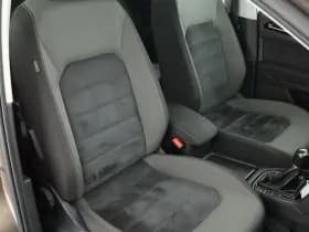 Volkswagen Golf Sportsvan 1.4 TSI 125pk H6 Highline Trekhaak Xenon Stoelverwarming Navigatie thumbnail 2