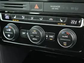 Volkswagen Golf Sportsvan 1.4 TSI 125pk H6 Highline Trekhaak Xenon Stoelverwarming Navigatie thumbnail 28