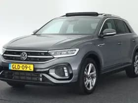 Volkswagen T-Roc 1.5 TSI 150pk DSG R-Line Business+ Trekhaak Camera Keyless Stoelverwarming Panoramadak Navigatie