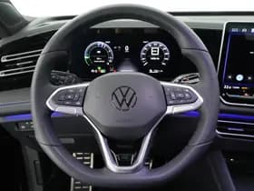 Volkswagen Tiguan 1.5 272pk eHybrid R-Line Edition Trekhaak Camera Keyless Massage Virtual Cockpit Panoramadak Carplay thumbnail 22