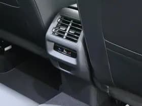 Volkswagen Tiguan 1.5 272pk eHybrid R-Line Edition Trekhaak Camera Keyless Massage Virtual Cockpit Panoramadak Carplay thumbnail 48