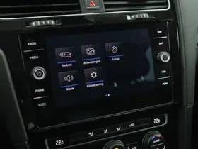 Volkswagen Golf thumbnail 24