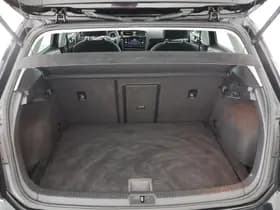 Volkswagen Golf thumbnail 43