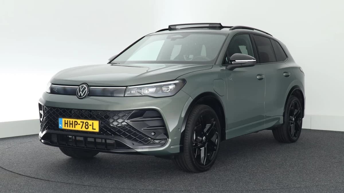 Volkswagen Tiguan 1.5 204pk eHybrid R-Line Edition Black Style Camera Panoramadak Massage Stoelverwarming Keyless Virtual Cockpit Navigatie — foto 1