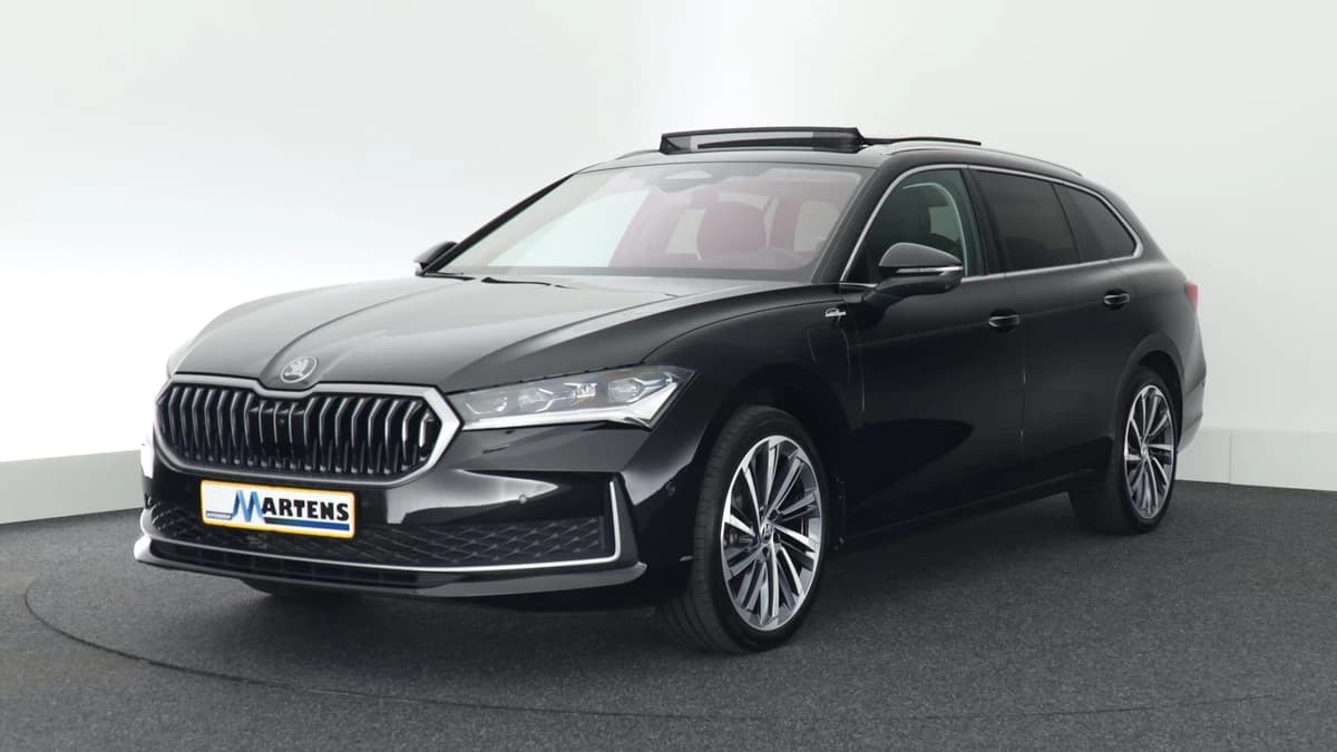 Škoda Superb 1.5 TSI PHEV 204pk Laurin & Klement Trekhaak 360Camera Leder Canton Memory Panoramadak Keyless Stoelverwarming Virtual Cockpit — foto 1