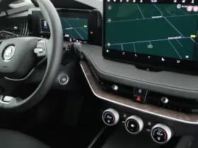 Škoda Superb 1.5 TSI PHEV 204pk Laurin & Klement Trekhaak 360Camera Leder Canton Memory Panoramadak Keyless Stoelverwarming Virtual Cockpit thumbnail 3