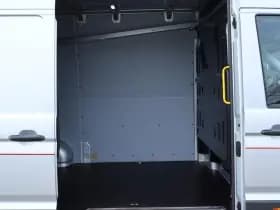 Volkswagen Crafter 35 2.0 TDI 140pk DSG L3H3 Exclusive Trekhaak Camera Leder Led Sidebars Zonneklep Navigatie Bijrijdersbank thumbnail 16