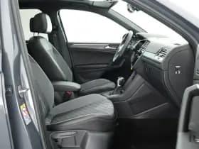 Volkswagen Tiguan 1.5 TSI 150pk DSG 2x R-Line Black Style Trekhaak Camera Stoelverwarming V+A Head-Up Panoramadak Navigatie thumbnail 17