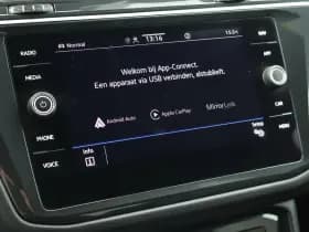 Volkswagen Tiguan 1.5 TSI 150pk DSG 2x R-Line Black Style Trekhaak Camera Stoelverwarming V+A Head-Up Panoramadak Navigatie thumbnail 28